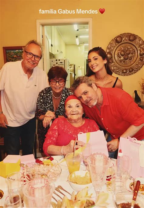 Fotos Da Filha De Lídia Brondi E Cássio Gabus Mendes - Lídia Brondi e Cassio Gabus Mendes surgem em foto 37 anos após Vale ...