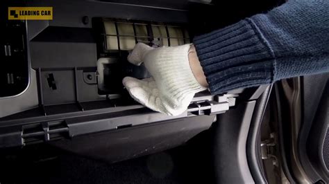 Subaru Forester (2016): Замена салонного фильтра - YouTube