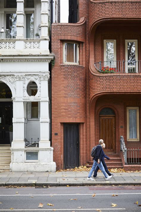 The Mysterious History of London's Smallest House - Marble Arch London