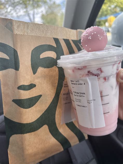 ig: @annieadhikary | Starbucks birthday drink, Starbucks cake, Pink drinks