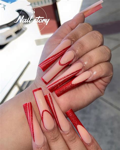 Metallic finishes will soon transform red acrylic nail art 29