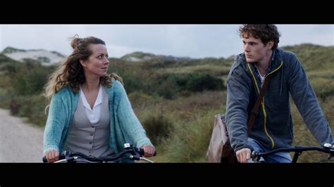 Photo de Alice Dwyer - Black Island : Photo Philip Froissant, Alice