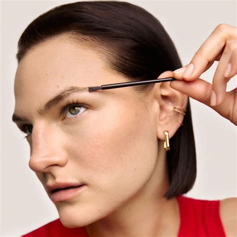 10 Best Scalp Massagers, According to Dermatologists 2024 | Glamour