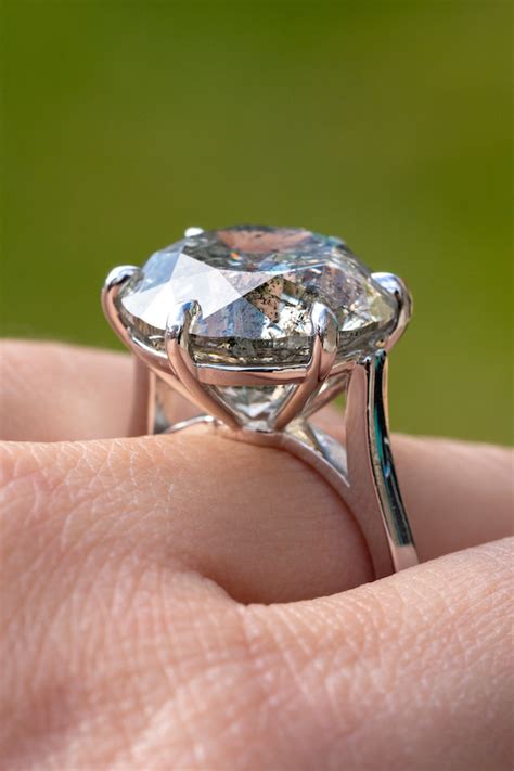 buy  engagement ring    good investment