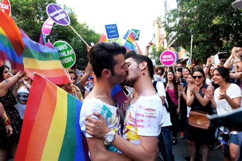 El Armario Indiscreto de Dany Lomas: EL ORGULLO GAY, UN DÍA ESPECIAL Y