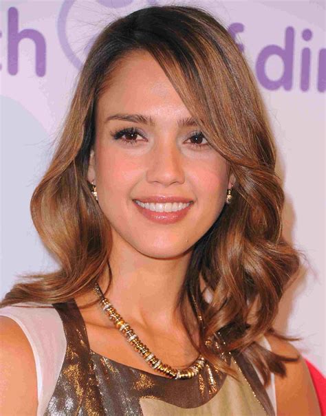 25 Stylish Hairstyles for Oblong Face Shapes