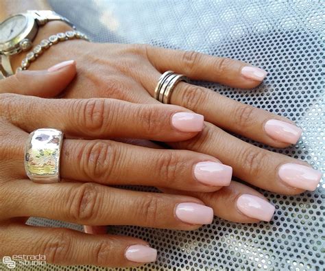 Geliranje in podaljševanje nohtov - Estrada nail studio - umetni ...