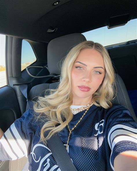 Arianna Flowers | happy holidays from ur fav couple 🎄⭐️ | Instagram