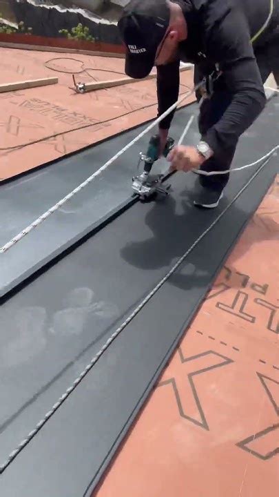 #roof #кровельныеработы #кровельщик #красиваякрыша #крыша #фальц #фасад ...