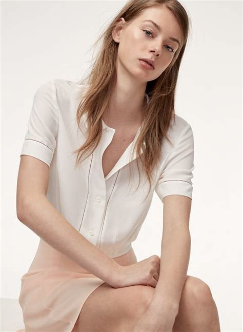 SALLY BLOUSE | Aritzia | Mode, Beauté