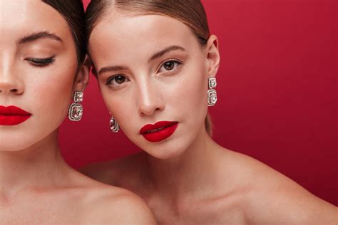 how to lipstick apply 3