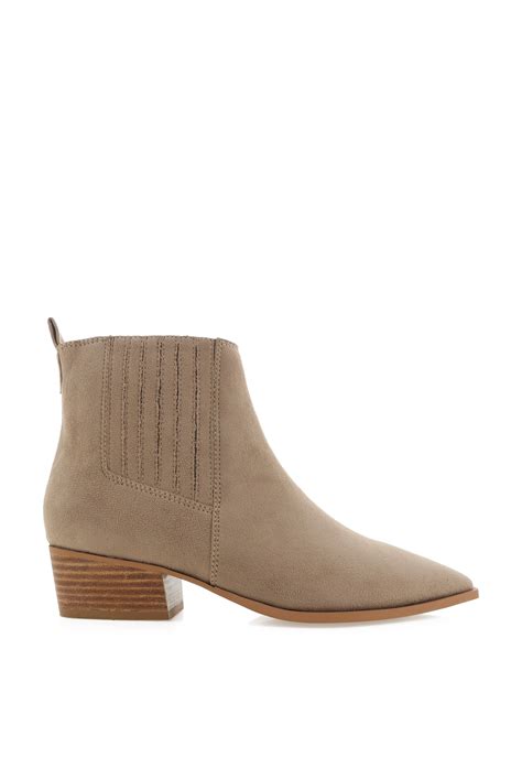 Women's Footwear & Shoes - Shop Online - ESTHER & CO.