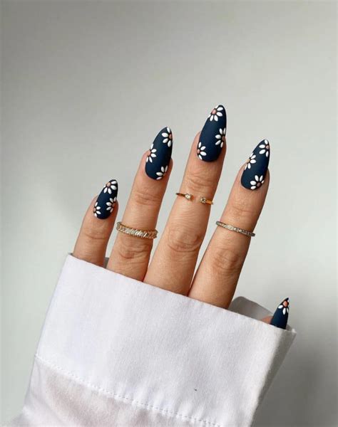 19+ Stunning Navy Blue Nails & Dark Blue Nails To Copy