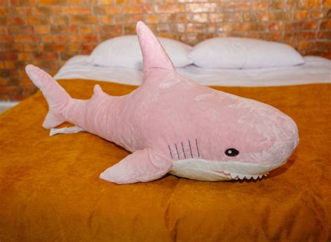 Купить Мягкая огромная игрушка Акула из ИКЕА, розовая, оригинал, 140см ...