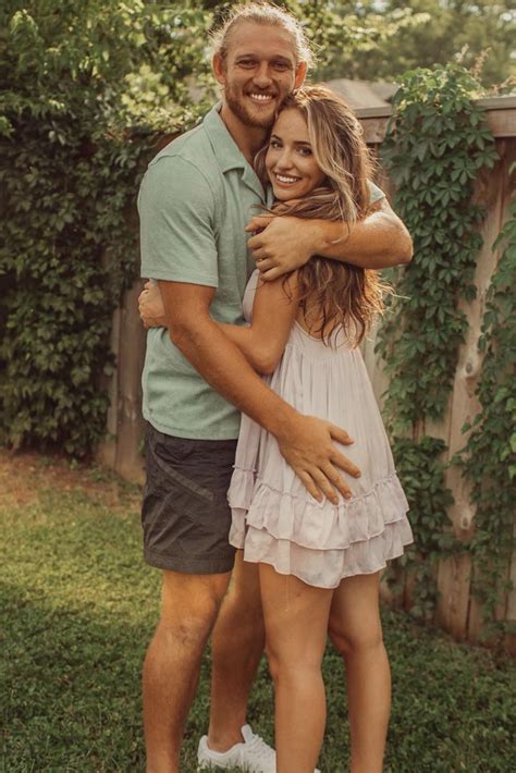 T.J. Hockenson's girlfriend Mikala reacts to Lions-Vikings trade