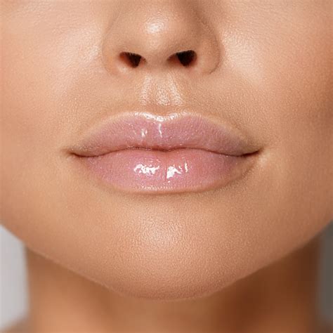 LUXVISAGE Lip Volumizer Hot Vanilla - 301 Unicorn