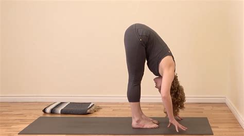 Spring Forward: A Strengthening Yoga Sequence - YogaUOnline