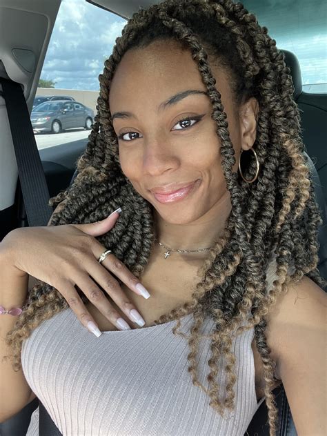 F19 Have a great day my loves :) : r/selfie