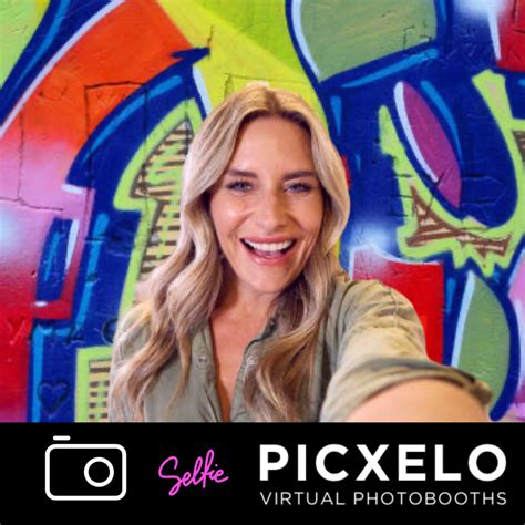What is a virtual photobooth? | PICXELO Virtual Photobooth