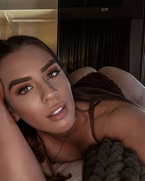 OnlyFans model Lucy Banks making £200k and can retire at 40 - Daily Star
