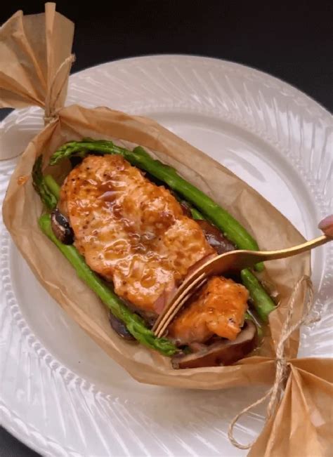 Honey Mustard Salmon With Mushrooms And Asparagus - Home Cooks World