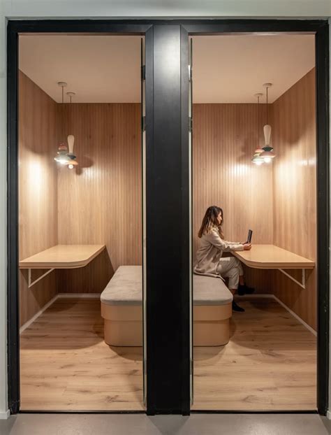 Pin by 金井プランニング on Favorite Office Interior Design | Coworking space ...