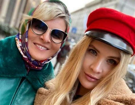 «Папа и мама любят нас одинаково»: Устинья Малинина вступилась за родителей