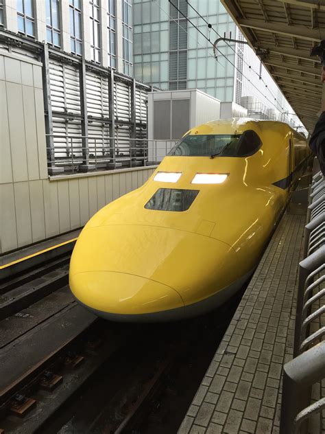 Yellow 700 series Shinkansen : r/trains