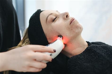 The Ultimate Guide to Laser Treatments for the Face - Dr Nathan Holt