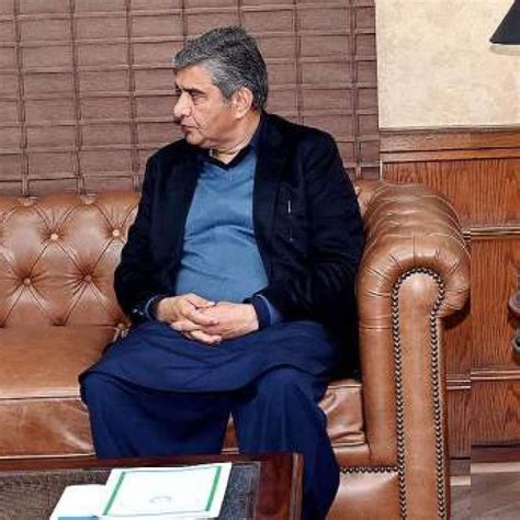 پشاور، نگران وزیراعلی خیبرپختونخوا محمد اعظم خان عہدہ سنبھالنے کے بعد ...