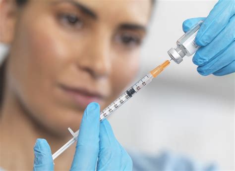 Novocaine: Uses, Side Effects, and Risks