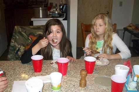 sisters caught lol ;0 Sisters, Lol, Family, Tableware, Dinnerware