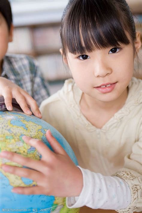 拿课本的小学生图片免费下载_拿课本的小学生素材_拿课本的小学生模板-图行天下素材网