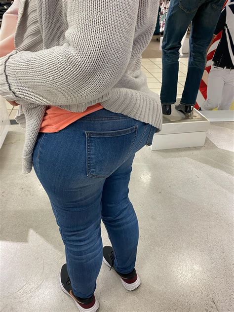 My mother in law keeps giving me booty shots. : r/gilf
