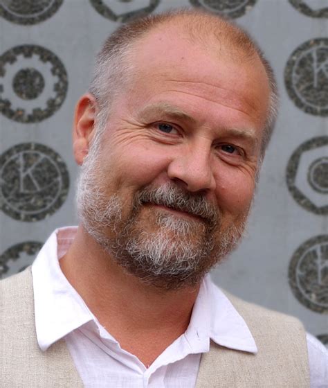 kultur regnskap trond og ilze lever pa trange budsjetter det