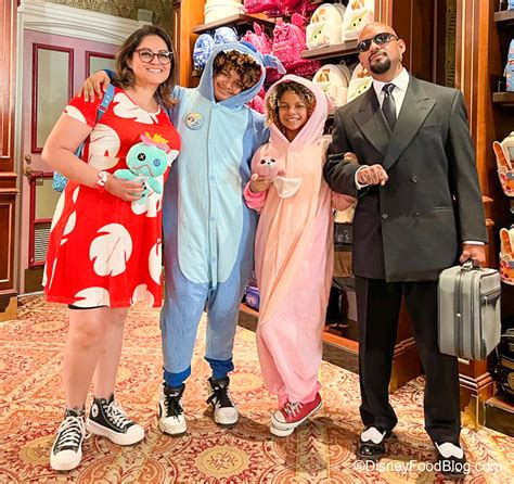 The Family Halloween Costume That Blew Us Away in Disney World - Disney