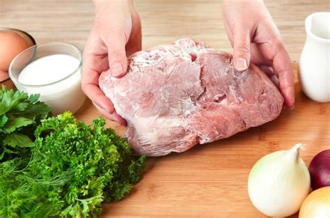 Сколько хранится мясо в холодильнике: сырое, вареное, маринованное ...