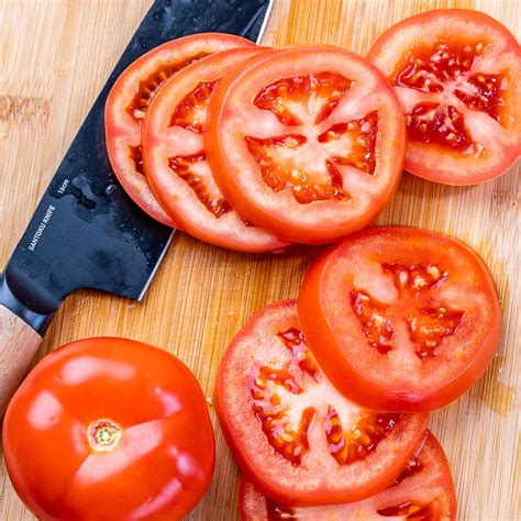 sliced tomatoes images