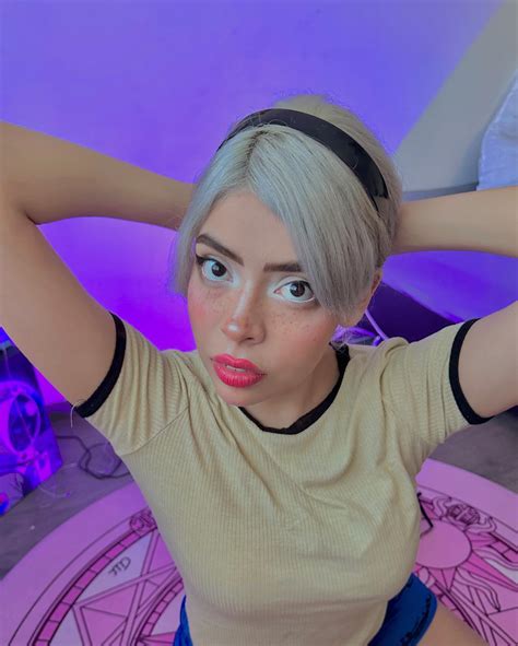 didiwinx : r/Famosas_Latinas