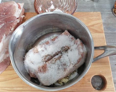 Деревенский способ засолки сала с прослойками (секреты чтобы таяло во ...