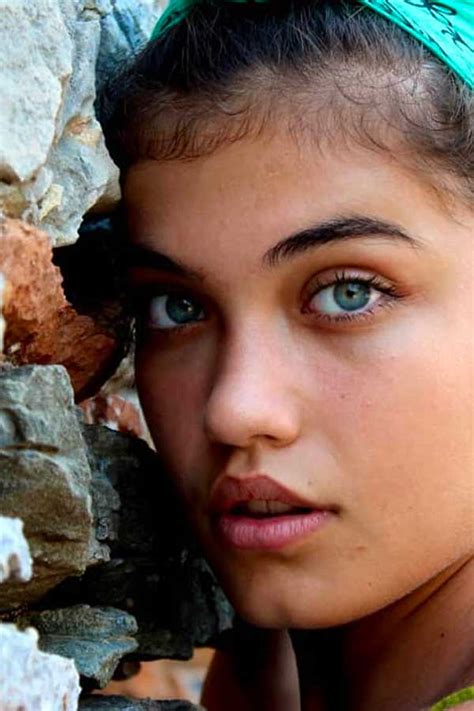 Quem é Aleyna Özgeçen? Sobre as características pessoais e a vida de ...