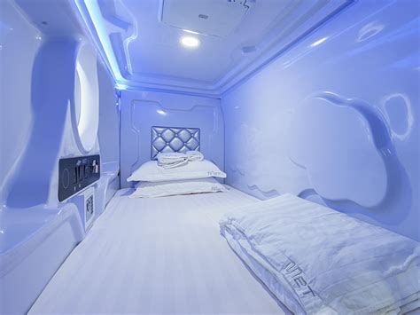 MET A Space Pod @ Boat Quay Capsule hotel (Singapore) - Deals, Photos