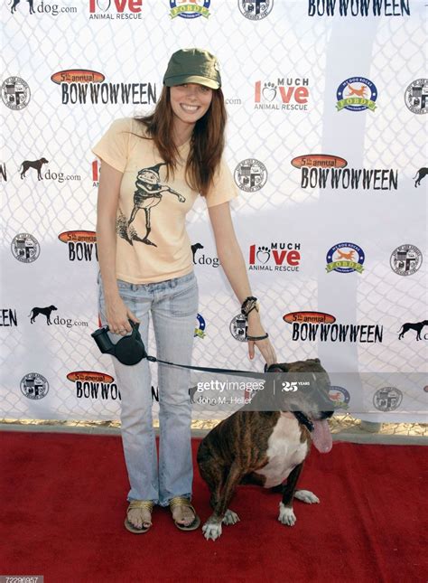 April Bowlby Nude Pics, Scenes and Porn 2024 - Scandal Planet