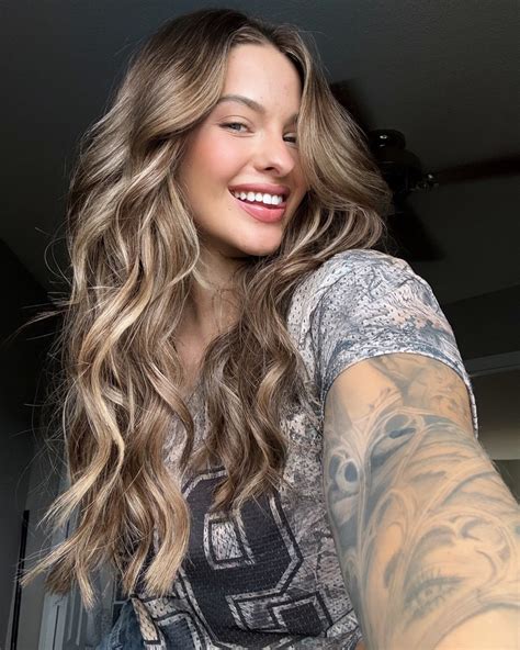 Ashley Resch (@ashleyresch) • Instagram photos and videos