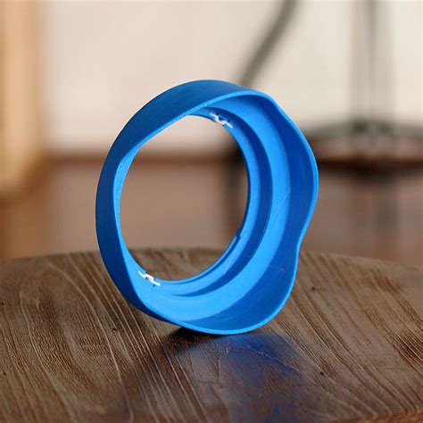 3D Printable Lens Hood compatible with Canon 17-40 f4 by did exe