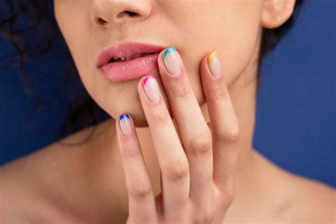 how to put on fake nails with glue