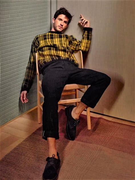Vingt Sept Magazine Photoshoot (2021) : r/jonathanbailey