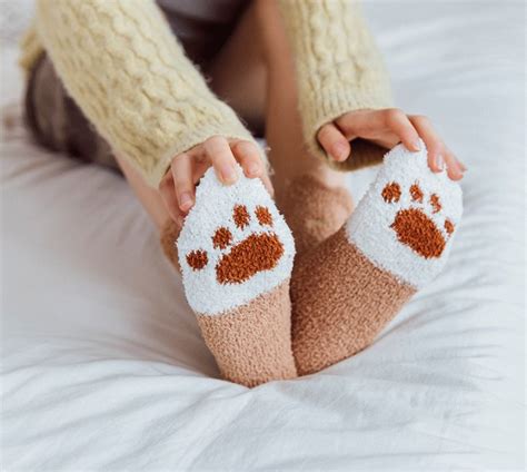 Пухнасті м'які шкарпетки-лапки - smth-underwear.com