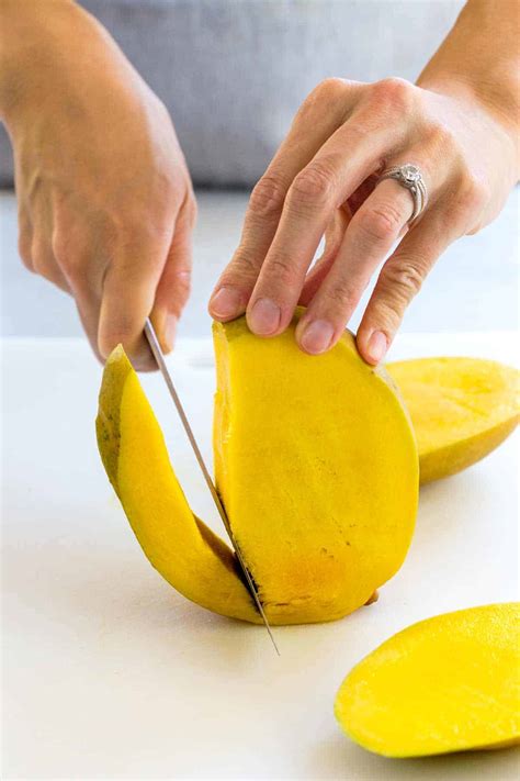how to cut a brazilian mango 7