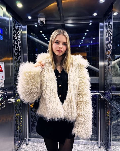 Linnea | Excuse me, wir haben 2025 🎊 | Instagram